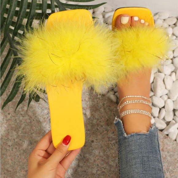 FURRY FLAT SANDALS - Picture 1 of 3